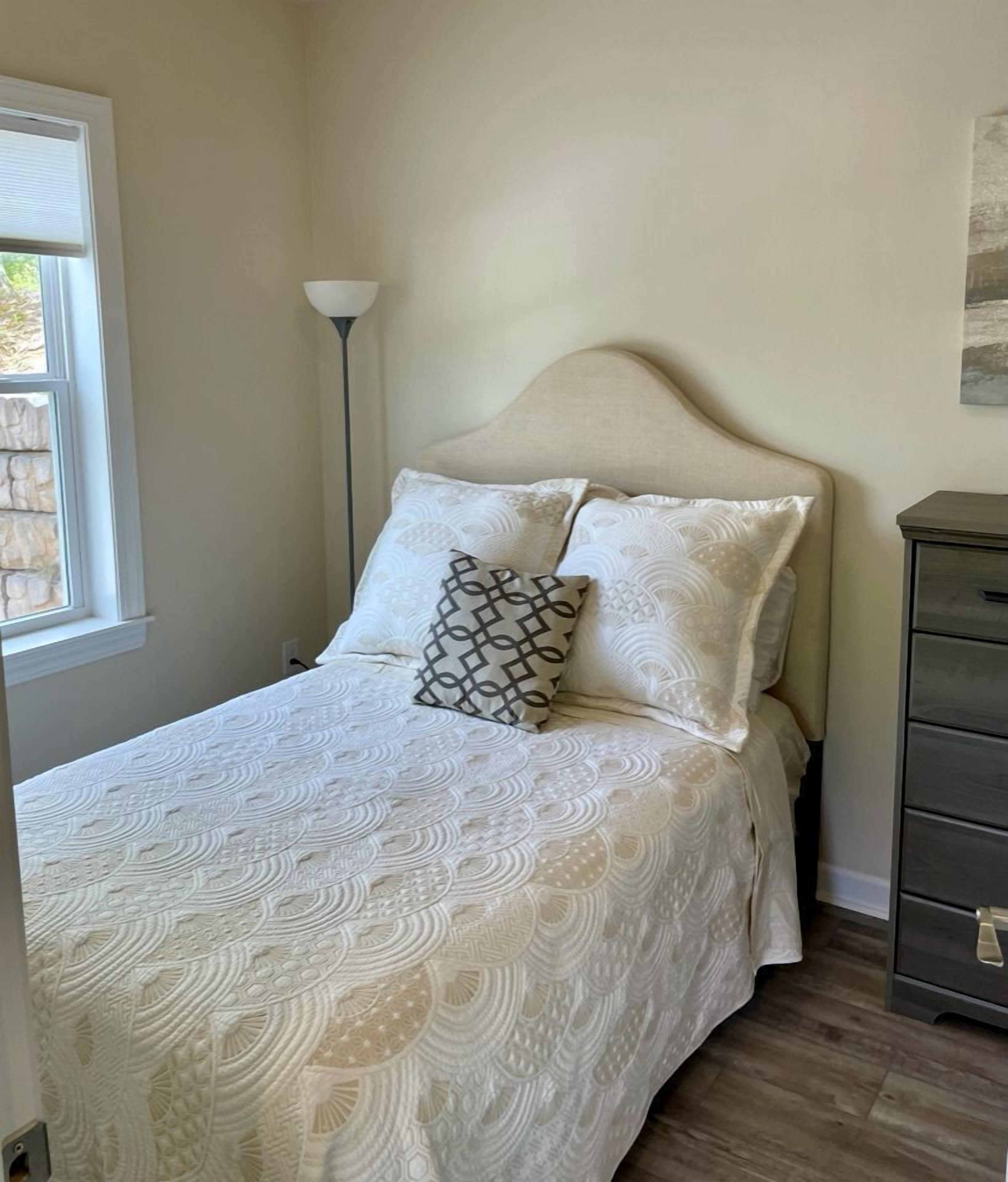 4 bedrooms, WiFi, bed sheets