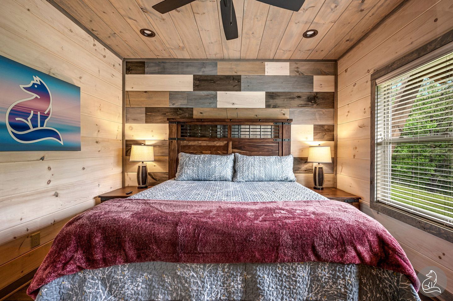 5 bedrooms, desk, iron/ironing board, WiFi