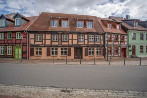 Unclassified image, 3 of 24, button - Apartment 'Fewo Steuerboard' with Shared Terrace, Shared Garden and Wi-Fi (Röbel)