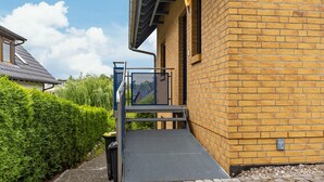 Property grounds - Apartment 'S 42 EG' with Private Garden and Balcony (Röbel)