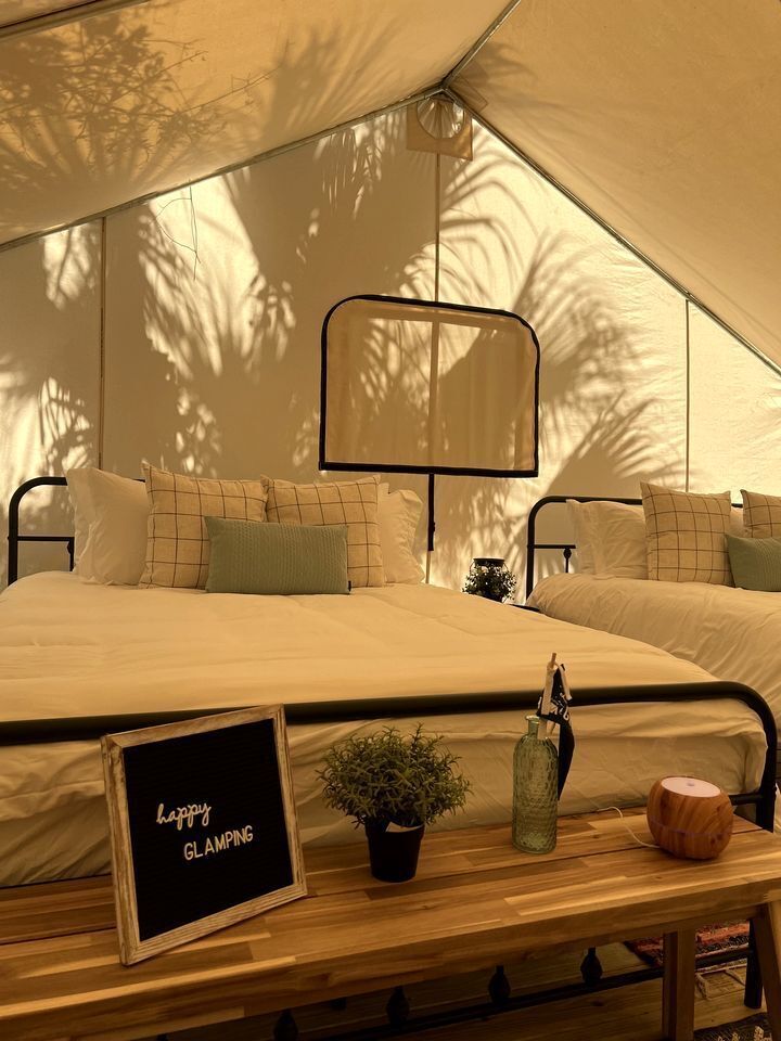 Escritorio, wifi, ropa de cama