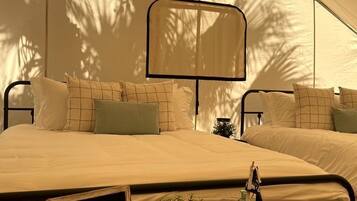 Escritorio, wifi, ropa de cama