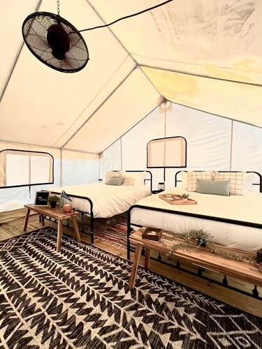 Enjoyable Secluded Tented Cabin with Fire Pit in Sarasota, Florida