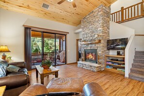 TV, fireplace - Show Low Cabin Retreat Near Trails, Lakes  & Golf (Show Low)