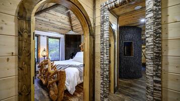 3 bedrooms, desk, iron/ironing board, WiFi