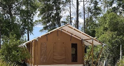 Relaxing Safari Tent with Fire Pit Near Anna Maria Island in Bradenton, Florida