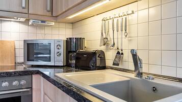 Macchina per tè/caffè, frigorifero, microonde, forno