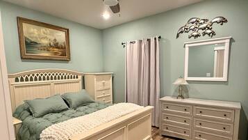 3 bedrooms, desk, iron/ironing board, travel crib