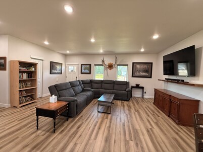 Family Haven Near Santa Claus House - Cozy 3 Bedroom Retreat