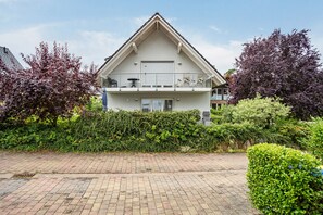 Exterior - Apartment 'Haus 44 EG' with Lake View, Private Terrace and Wi-Fi (Röbel)