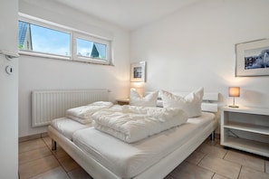 2 bedrooms, WiFi - Apartment 'Haus 44 EG' with Lake View, Private Terrace and Wi-Fi (Röbel)