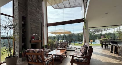 Charming 5-bedroom house in Asia Country Escape W/Pool&Garden close to the Beach