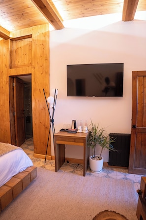Deluxe Double Room, Housekeeping, Mountain View | Desk, soundproofing, free WiFi - beit abou johnny (ehden)