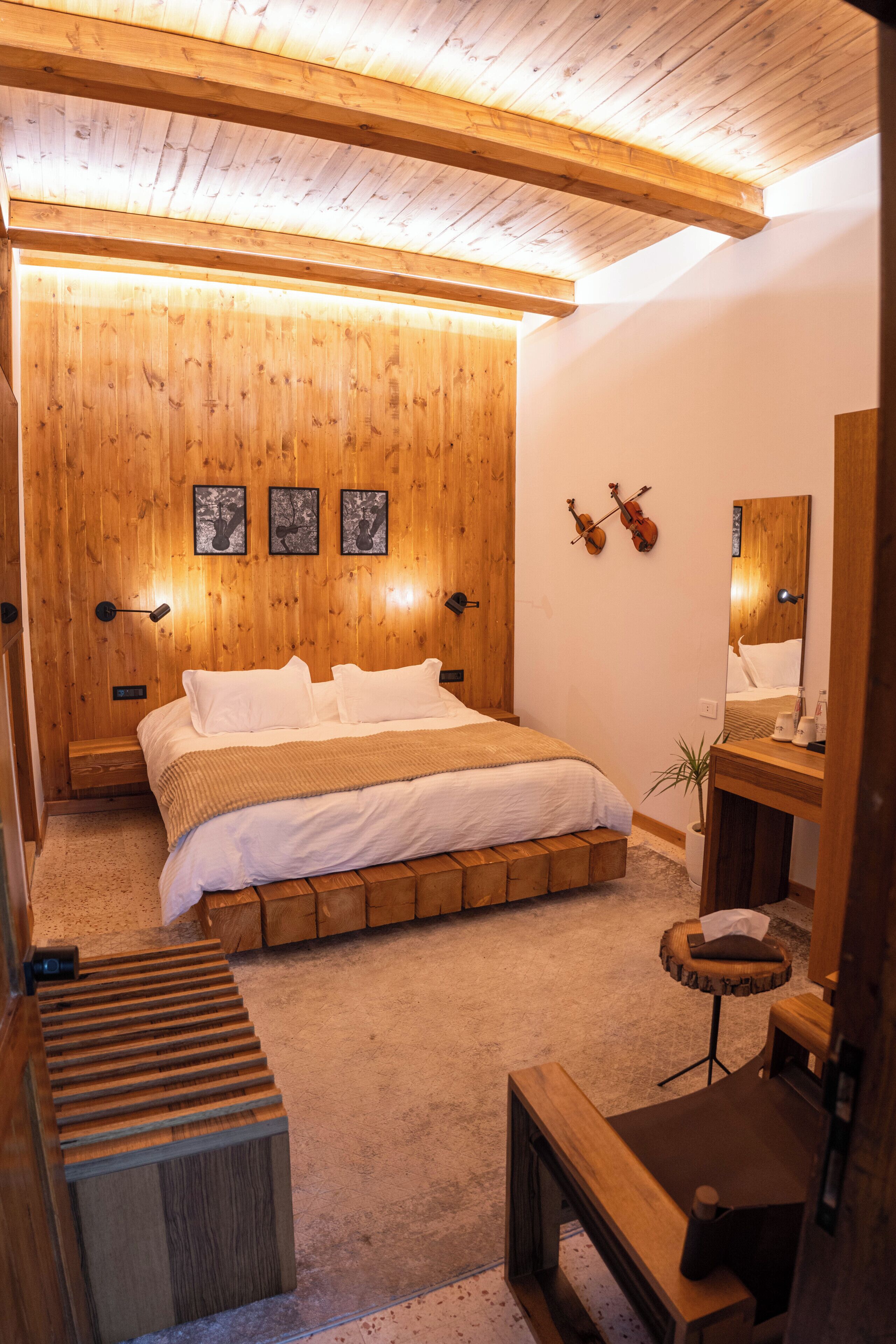 Deluxe Double Room, Housekeeping, Mountain View | Desk, soundproofing, free WiFi