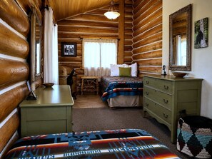 5 bedrooms, free WiFi, bed sheets - Fabulous 5-bedroom cabin in Westcliffe perfect for your getaway (Westcliffe)