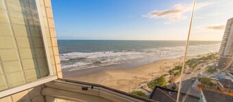 Apto Beira-Mar com Garagem e Vista Mar no Caiçara