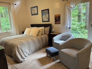 Room - Phenomenal  Cottage, Steps to Sandy River/Trail/Shops (Mount Hood Village)
