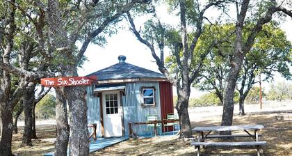 Cozy Glamping Yurt with Wildlife Views near Mountain Home, Texas