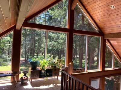 Mountain Chalet Retreat in the Columbia Gorge minutes from White Salmon River