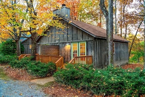 Exterior - Cabin Retreat with a View: Your Guide to the Best on the Blue Ridge Parkway in Virginia (Love)