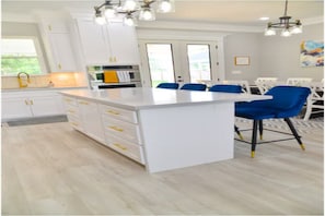 Dining - Luxe Dream Beach House (Gulfport)
