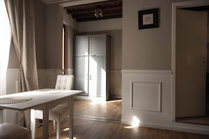 Dining - Santa Croce Cozy Studio (Firenze)