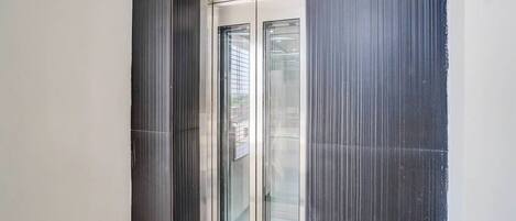 Double Room, Balcony, City View | Interior