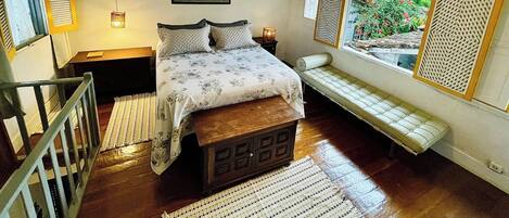 Iron/ironing board, Internet, bed sheets