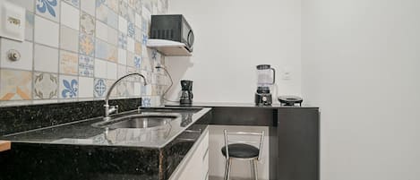 Coffee/tea maker, fridge, microwave, electric kettle