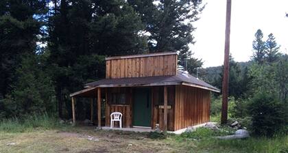 Secluded Family-Friendly Log Cabin Rental for Families near Helena
