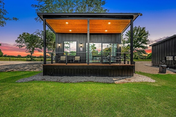 Terrace/patio - Luxury Tiny Home Retreat with Pool, Goats & Pond near Houston in Hempstead, Texas (Hempstead)