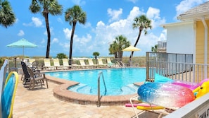 Pool - Charming 1-bedroom Bungalow, Treasure Island, Beach Pool Fish & Boat Dock Access (Treasure Island)