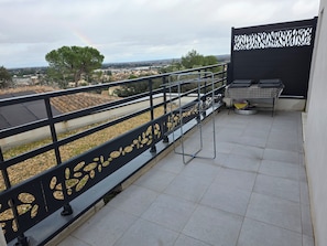 Property grounds - LA GUARIGUETTE, the sea, the Pont du Gard, the Camargue just 25 minutes away, and a private pool (Milhaud)