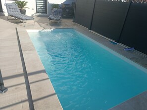 Pool - LA GUARIGUETTE, the sea, the Pont du Gard, the Camargue just 25 minutes away, and a private pool (Milhaud)