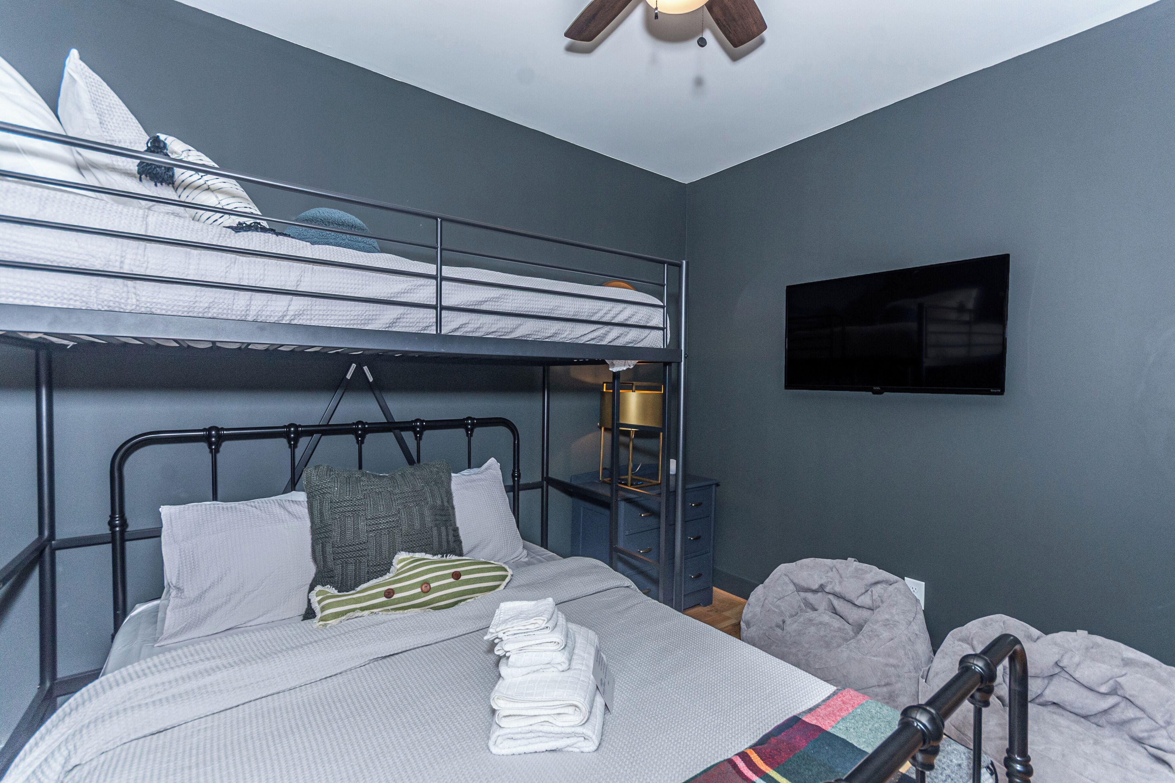 3 bedrooms, iron/ironing board, travel cot, free WiFi
