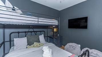 3 bedrooms, iron/ironing board, travel cot, free WiFi