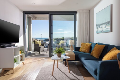 Luxury Beachside Apartment 14
