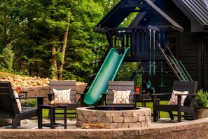 Children’s area - Luxurious Scandinavian Lodge • Indoor Pool, Sauna & Theater • Near Smoky Mountains • Sevierville, TN (Sevierville)