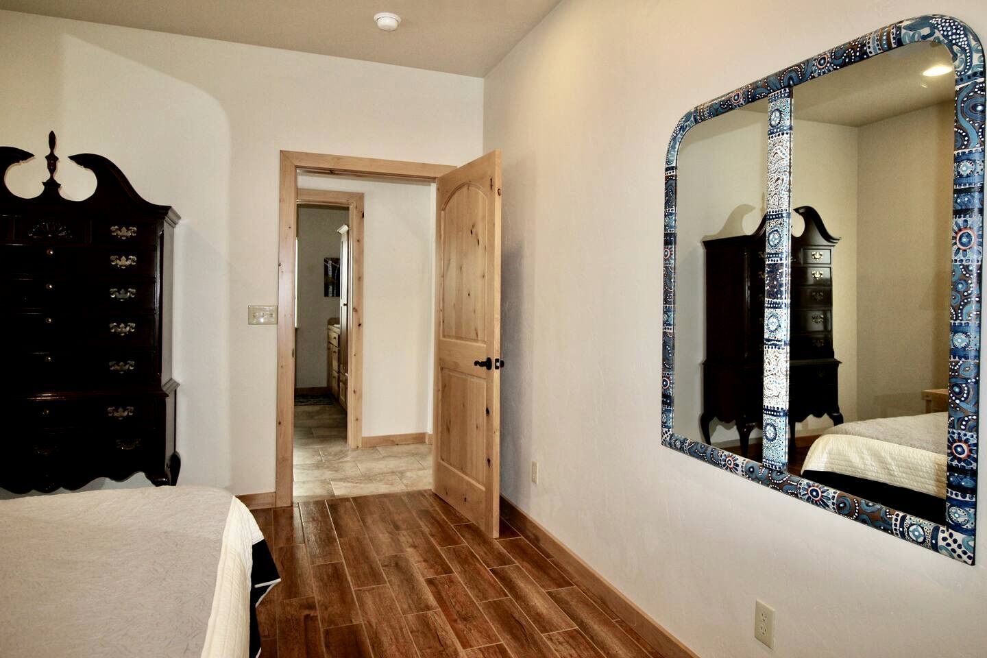 1 bedroom, desk, iron/ironing board, WiFi