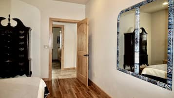 1 bedroom, desk, iron/ironing board, WiFi