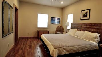1 habitación, escritorio, tabla de planchar con plancha y wifi