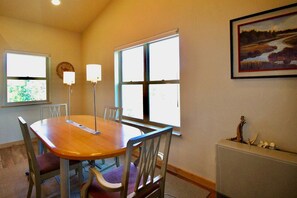Dining - Upper Level Ranch Accommodation for Glamping in Montana (Whitehall)