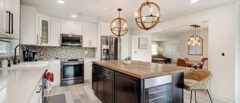 Maison Familiale, 3 chambres, non-fumeurs, patio | Cuisine privée | Chaise haute