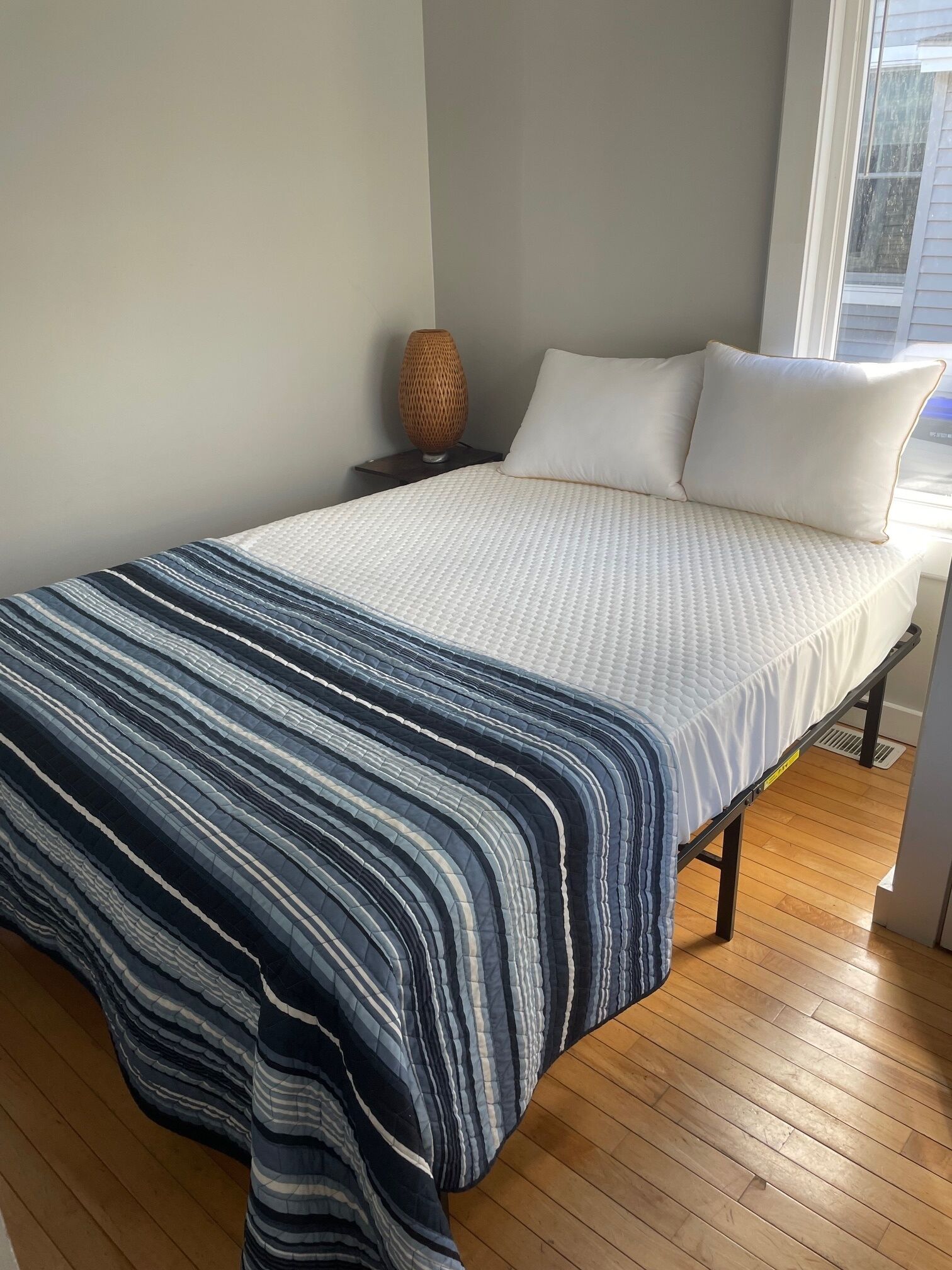 Cozy 2-bedroom Cottage In Wonderful Old Orchard Beach Steps Away From The Beach - Old Orchard Beach, ME