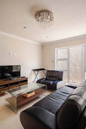 Casa, 4 habitaciones | Sala de estar