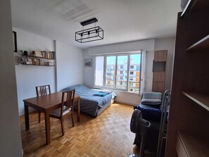 Interior - Cozy studio in Picpus, near the Bois de Vincennes. (Paris)