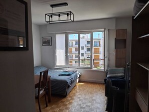 1 bedroom, WiFi, bed sheets - Cozy studio in Picpus, near the Bois de Vincennes. (Paris)