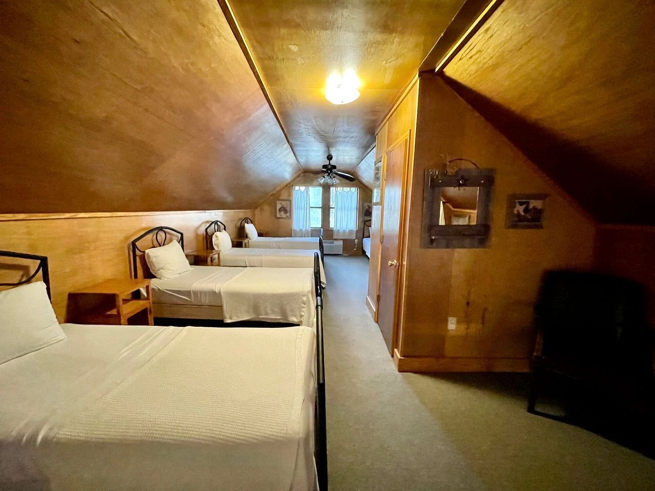 4 bedrooms, WiFi, bed sheets