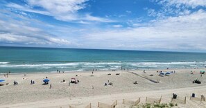 On the beach - Beach Life Oceanfront Efficiency Tides 505 (Myrtle Beach)