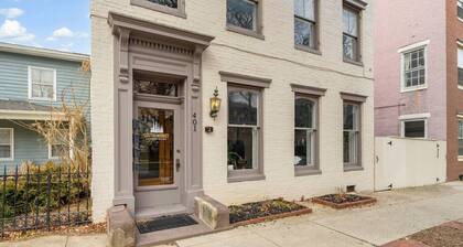 Downtown Condo-Rooftop Deck| Parking| Dogs Welcome